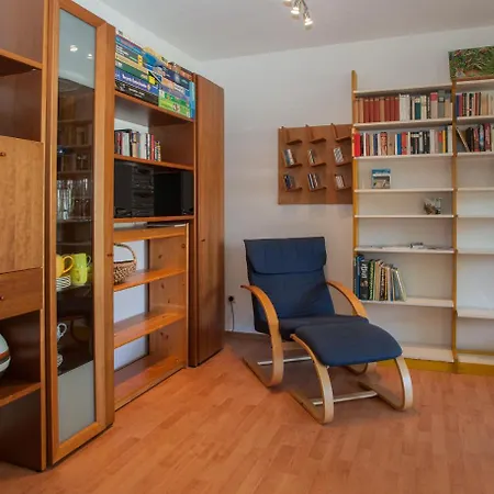 - Feldstrasse 48-s Apartment